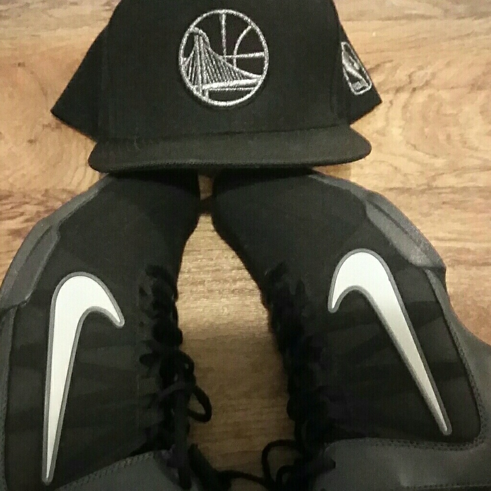 Brand New nikes and snapback